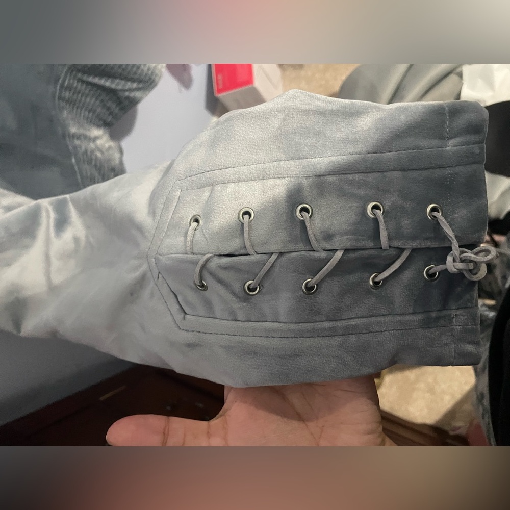 Velvet Jacket - Picture 5 of 6